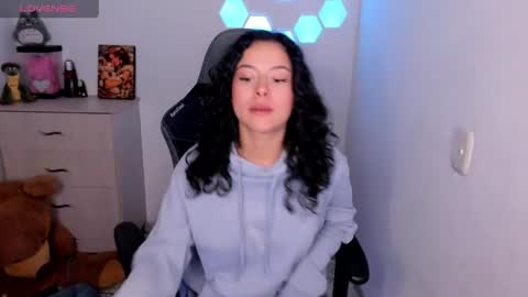 Snapshot of aqua_emilly chatting on 05/10/26, 10:59 aqua emilly online show from 05/10/26, 10:59