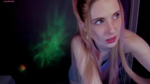 Snapshot of aqualen chatting on 11/14/25, 05:55 aqualen online show from 11/14/25, 05:55