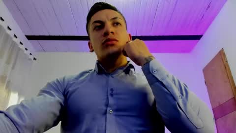Snapshot of aquiles_51 chatting on 01/28/25, 11:07 Jonathan online show from 01/28/25, 11:07
