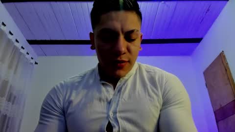 Snapshot of aquiles_51 chatting on 01/31/25, 12:28 Jonathan online show from 01/31/25, 12:28