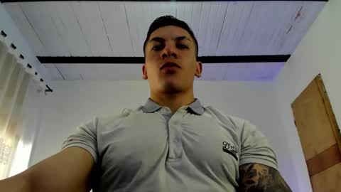 Snapshot of aquiles_51 chatting on 02/24/25, 10:14 Jonathan online show from 02/24/25, 10:14