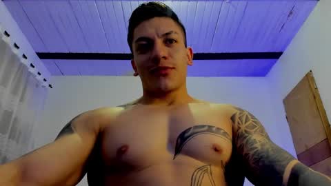Snapshot of aquiles_51 chatting on 02/28/25, 12:43 Jonathan online show from 02/28/25, 12:43