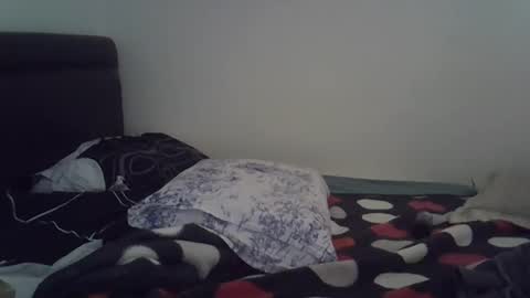 Snapshot of ar2r13 chatting on 10/27/25, 12:53 ar2r13 online show from 10/27/25, 12:53