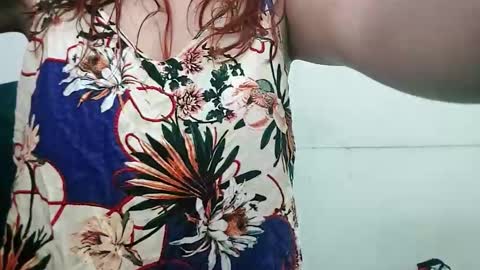 Snapshot of arabella77 chatting on 12/16/25, 02:33 arabella77 online show from 12/16/25, 02:33