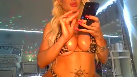 Snapshot of arabitsmariam chatting on 02/28/25, 11:01 arabictsmariam online show from 02/28/25, 11:01