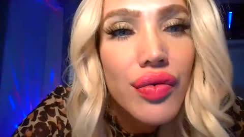 Snapshot of arabitsmariam chatting on 09/25/25, 03:32 arabictsmariam online show from 09/25/25, 03:32