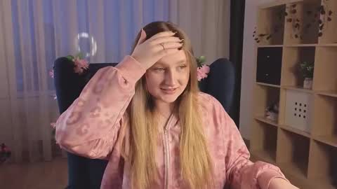 Valentina online show from 12/14/25, 04:18