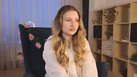 Valentina online show from 12/16/25, 04:17