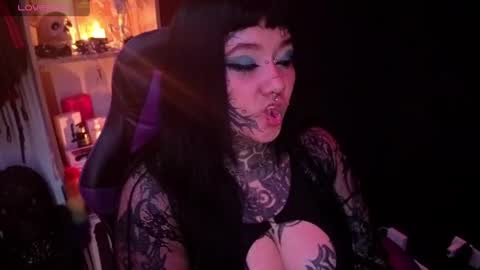 Snapshot of aradia66 chatting on 04/14/26, 03:34 Carolain online show from 04/14/26, 03:34