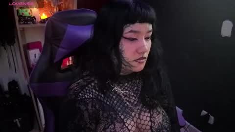 Snapshot of aradia66 chatting on 05/18/26, 04:07 Carolain online show from 05/18/26, 04:07