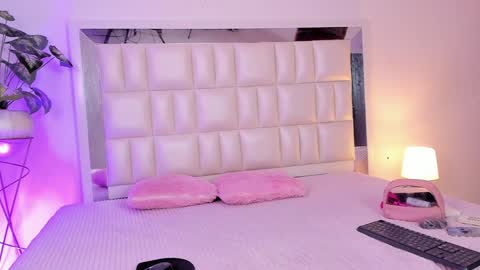 Snapshot of aradia_01 chatting on 01/09/25, 07:21 online show from 01/09/25, 07:21