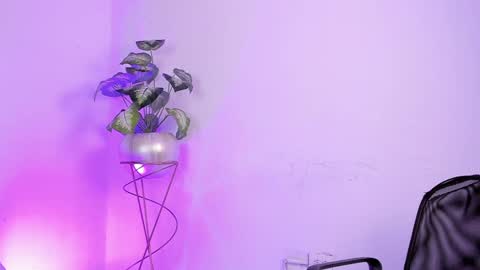 Snapshot of aradia_01 chatting on 01/19/25, 08:29 online show from 01/19/25, 08:29