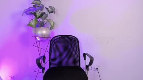 Snapshot of aradia_01 chatting on 01/22/25, 05:16 online show from 01/22/25, 05:16