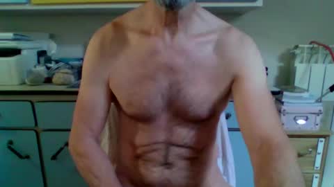 Snapshot of aragon3000 chatting on 10/11/25, 08:13 aragon3000 online show from 10/11/25, 08:13