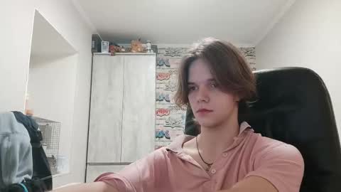 Snapshot of arcanetracer chatting on 12/18/25, 08:26 Daniel online show from 12/18/25, 08:26