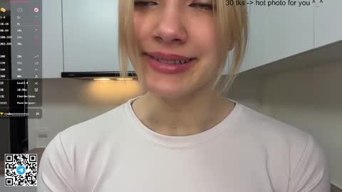 Caroline online show from 04/26/26, 05:43