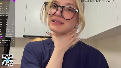 Caroline online show from 04/27/26, 06:06