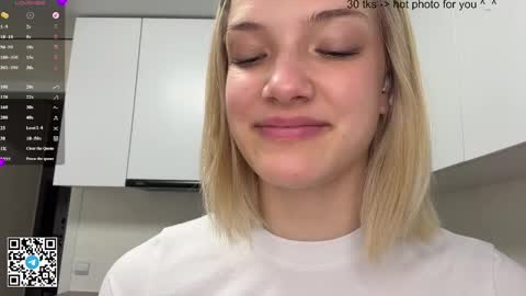 Caroline online show from 05/04/26, 04:36