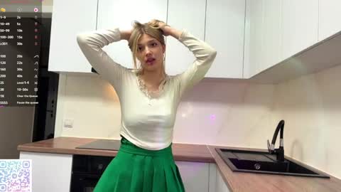Caroline online show from 05/30/26, 04:15