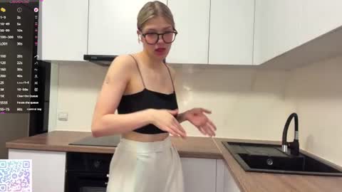 Caroline online show from 06/14/26, 04:09