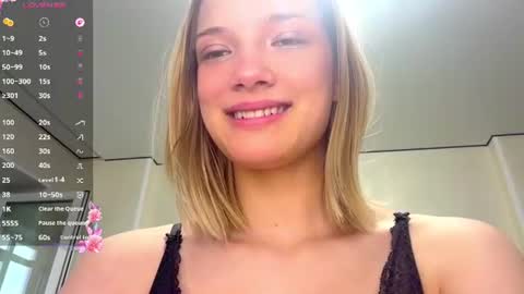 Caroline online show from 06/18/26, 04:11