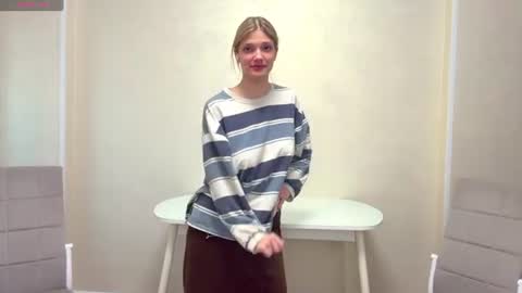 Caroline online show from 06/25/26, 05:28