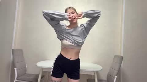 Caroline online show from 06/27/26, 04:34
