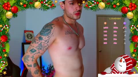 Snapshot of ares_blue chatting on 12/24/24, 02:12 ares blue online show from 12/24/24, 02:12