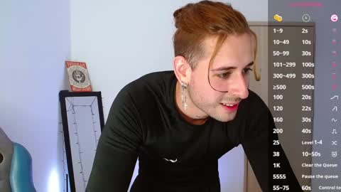 Snapshot of ares_blue chatting on 02/24/25, 01:42 ares blue online show from 02/24/25, 01:42