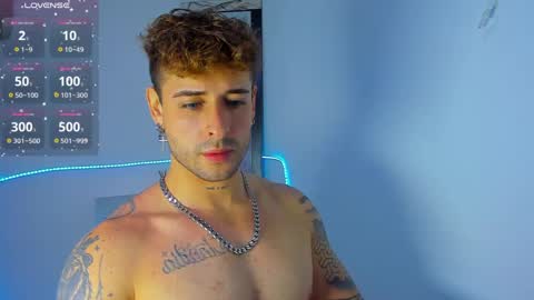 Snapshot of ares_blue chatting on 09/25/25, 01:48 ares blue online show from 09/25/25, 01:48