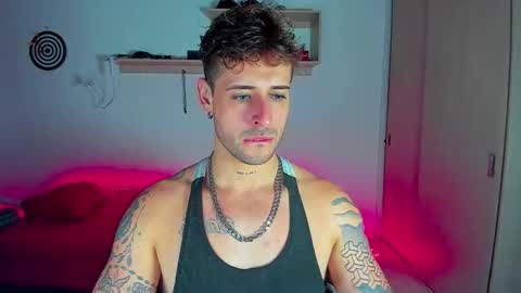 Snapshot of ares_blue chatting on 12/01/25, 11:04 ares blue online show from 12/01/25, 11:04