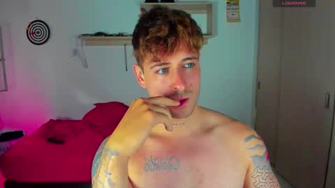 Snapshot of ares_blue chatting on 01/18/26, 03:27 ares blue online show from 01/18/26, 03:27