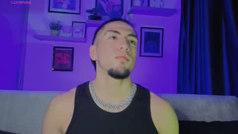 Snapshot of aresmassimox chatting on 11/22/25, 04:11 Mateo online show from 11/22/25, 04:11