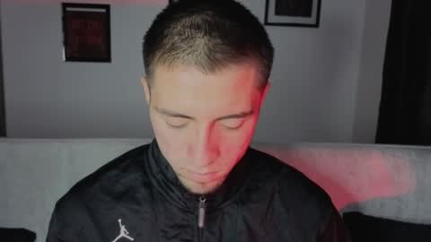 Snapshot of aresmassimox chatting on 11/25/25, 06:02 Mateo online show from 11/25/25, 06:02