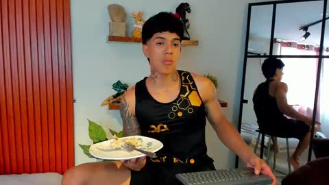 Snapshot of aress444 chatting on 09/13/25, 08:30 aress444 online show from 09/13/25, 08:30