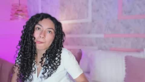 Snapshot of arhii_khay chatting on 03/24/26, 12:21 Ari online show from 03/24/26, 12:21