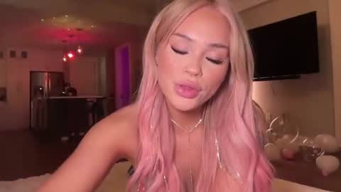 Ari  online show from 07/08/26, 03:55