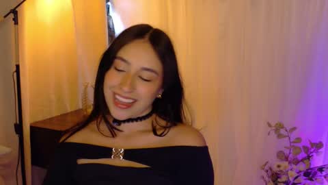 Snapshot of ari_bloom942994 chatting on 11/14/25, 03:33 Ari online show from 11/14/25, 03:33