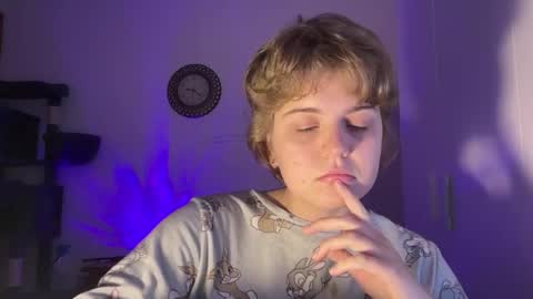 Snapshot of ari_crystal chatting on 03/09/26, 07:07 ari_crystal online show from 03/09/26, 07:07