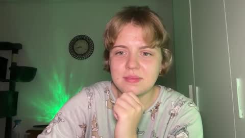 Snapshot of ari_crystal chatting on 03/11/26, 06:25 ari_crystal online show from 03/11/26, 06:25