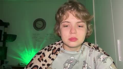 Snapshot of ari_crystal chatting on 03/24/26, 01:49 ari_crystal online show from 03/24/26, 01:49