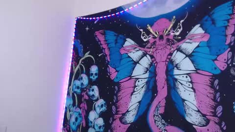 Snapshot of ari_james chatting on 03/06/26, 12:40 Ahri James online show from 03/06/26, 12:40