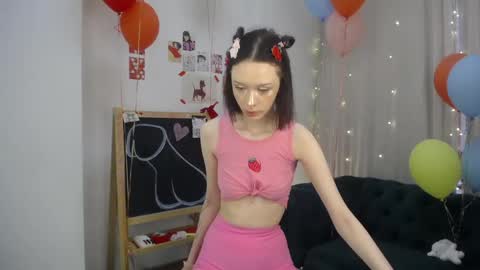Snapshot of ari_kytsya chatting on 05/14/26, 09:27 Ari online show from 05/14/26, 09:27
