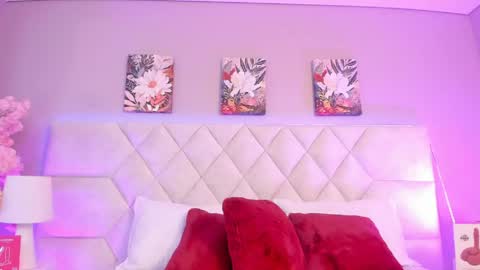 ari_lynn_ online show from 05/12/26, 12:13