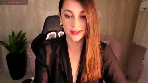 Snapshot of aria95_a chatting on 12/18/25, 08:59 Aria95 a online show from 12/18/25, 08:59