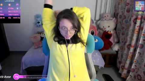 Snapshot of aria_alaia chatting on 05/06/26, 02:19 Linda online show from 05/06/26, 02:19