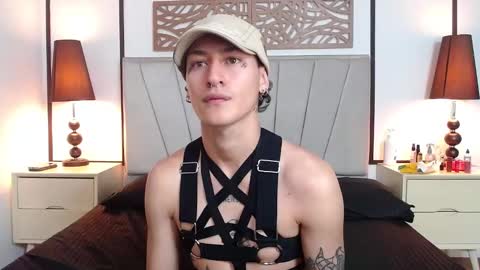 aria y orien  online show from 03/11/25, 11:01