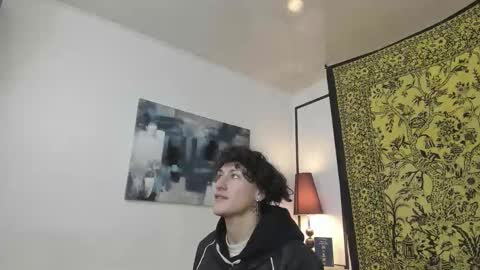 aria y orien  online show from 11/08/25, 10:59