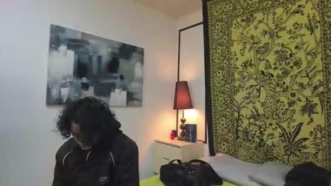 aria y orien  online show from 11/11/25, 11:10