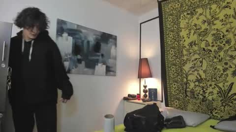 aria y orien  online show from 11/22/25, 11:09